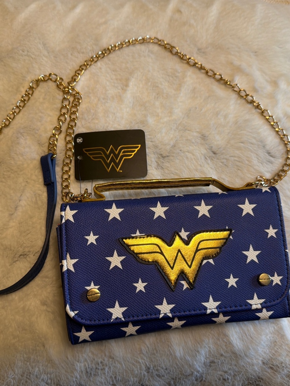 Wonder Woman Purse with Detachable Gold Chain - new